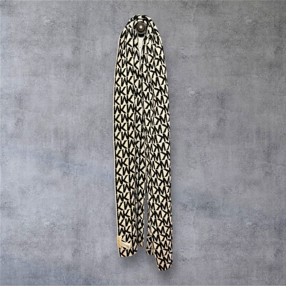 Michael Kors Womens MK Knit Scarf - Picture 4 of 5